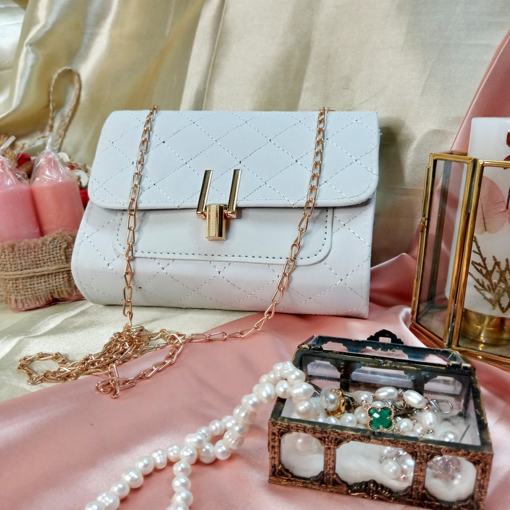 White Color Chain Bag